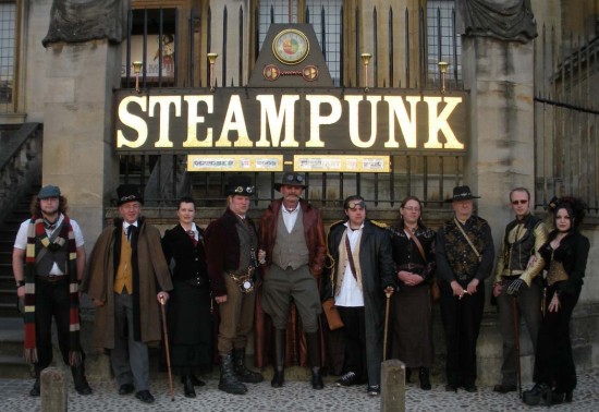 Oxford_Steampunk_rowd_small